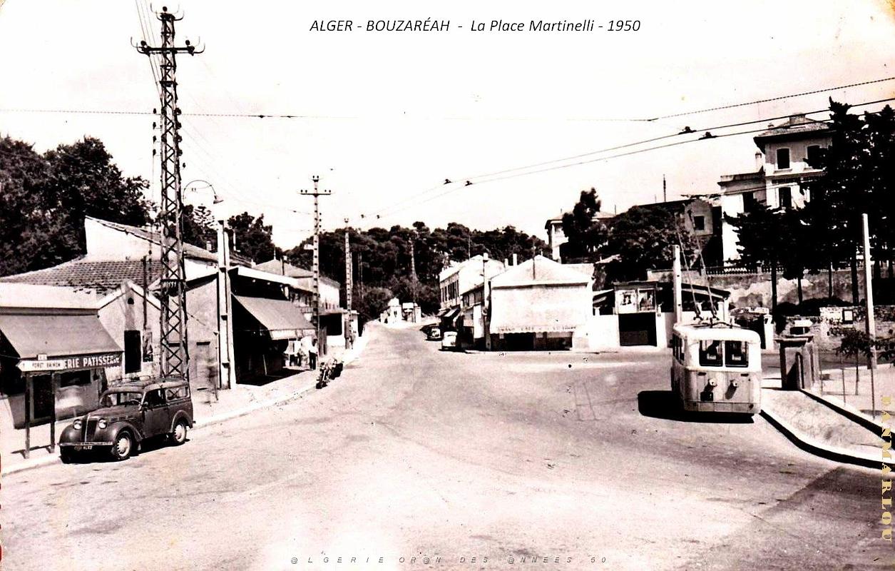 Alger-Bouzareah - Place Martinelli-1950.jpg